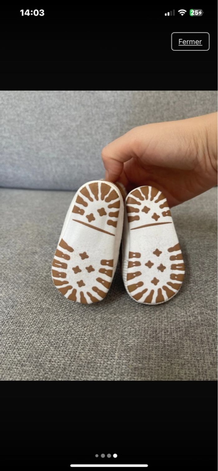 Chaussures  bebe hiver taille 0/3 mois - photo numéro 4