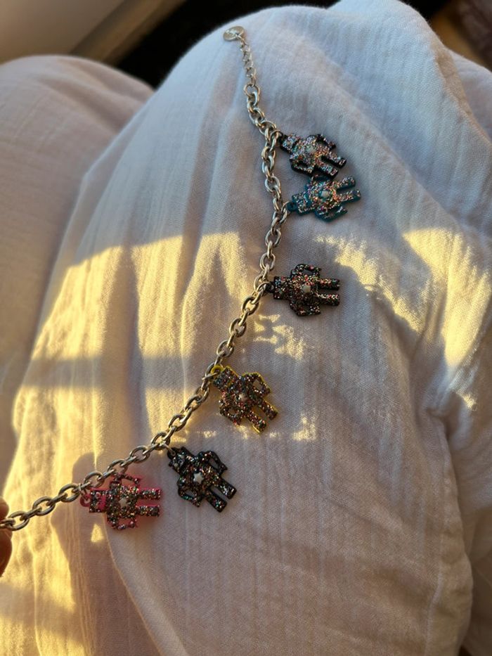 Bracelet robots