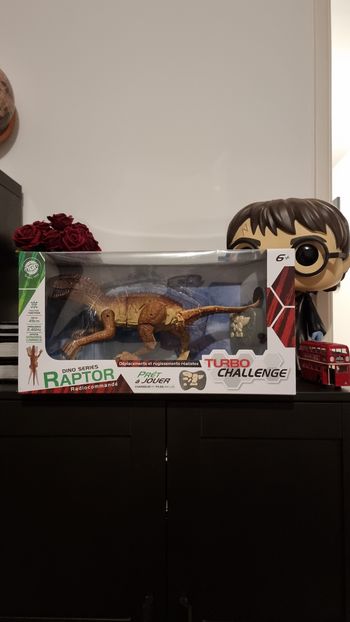 Dinosaure télécommandé 