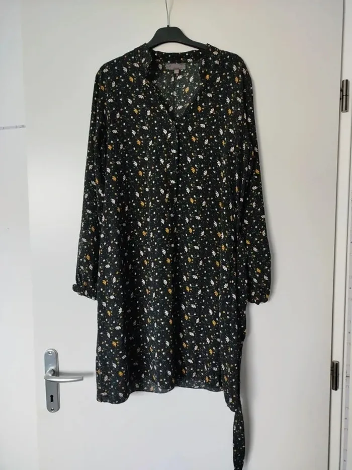 Robe fleuris avec ceinture T 40