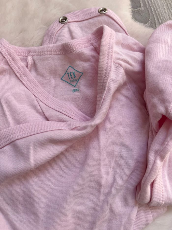 Lot 8 bodies 6 mois bébé fille - photo numéro 10