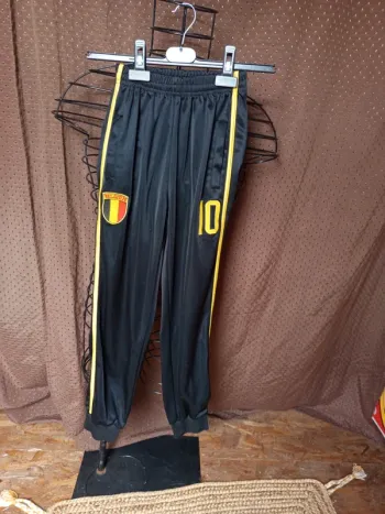 Jogging noir taille 14ans