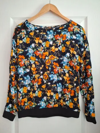 Pull fin femme motif fleuri