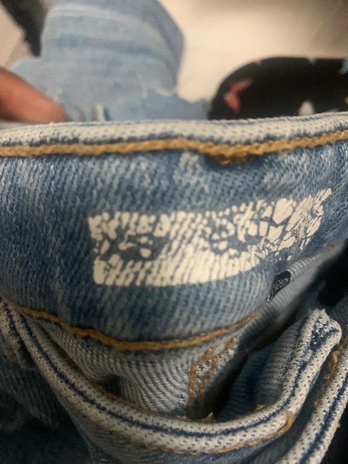 Jeans à trous - photo numéro 2