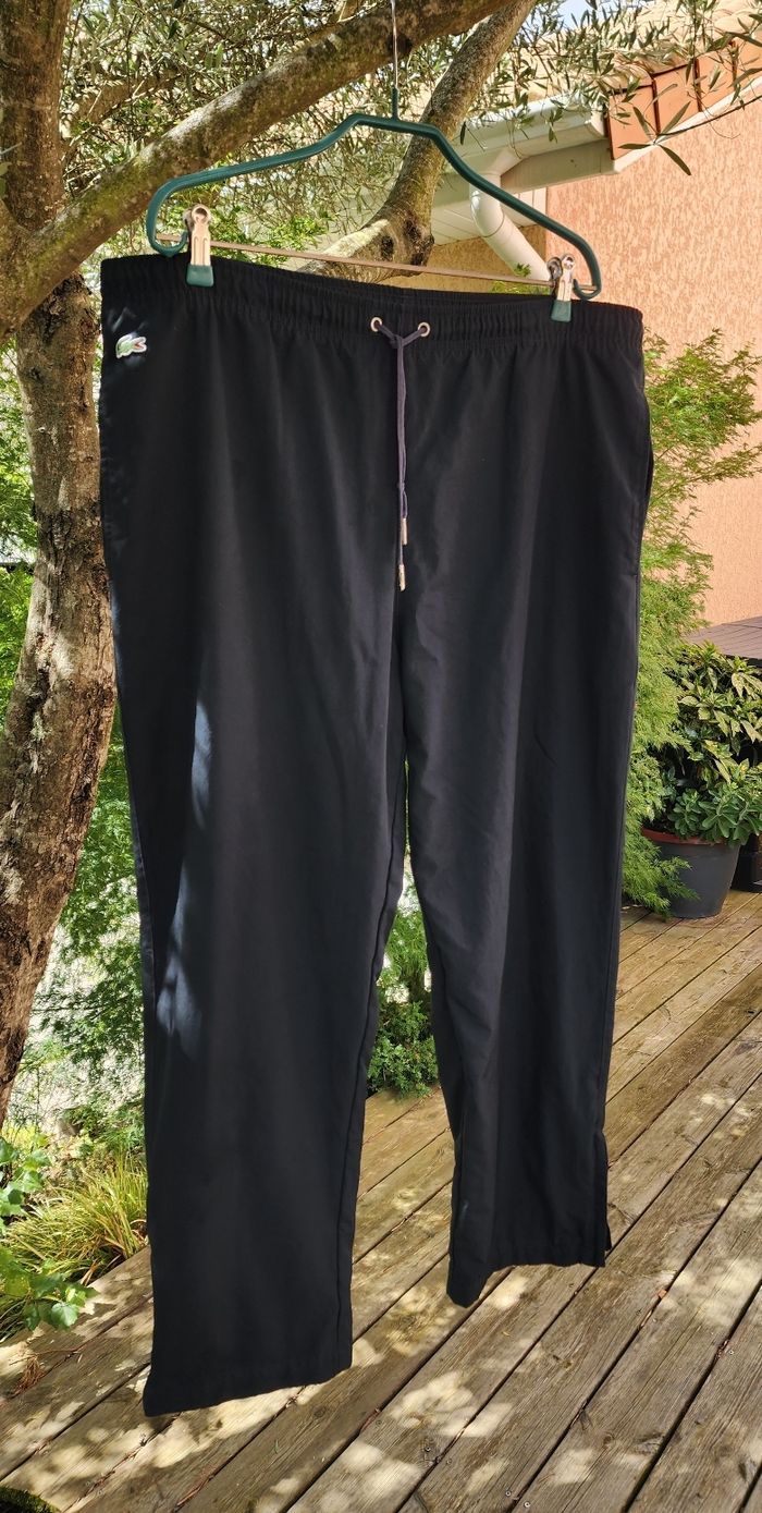 Bas de jogging homme   Lacoste.  Taille 2 XL/ 3 XL - photo numéro 2