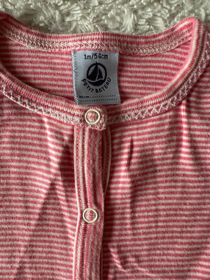 Combinaison grenouillère, barboteuse, taille 1 mois, marque petit bateau - photo numéro 3