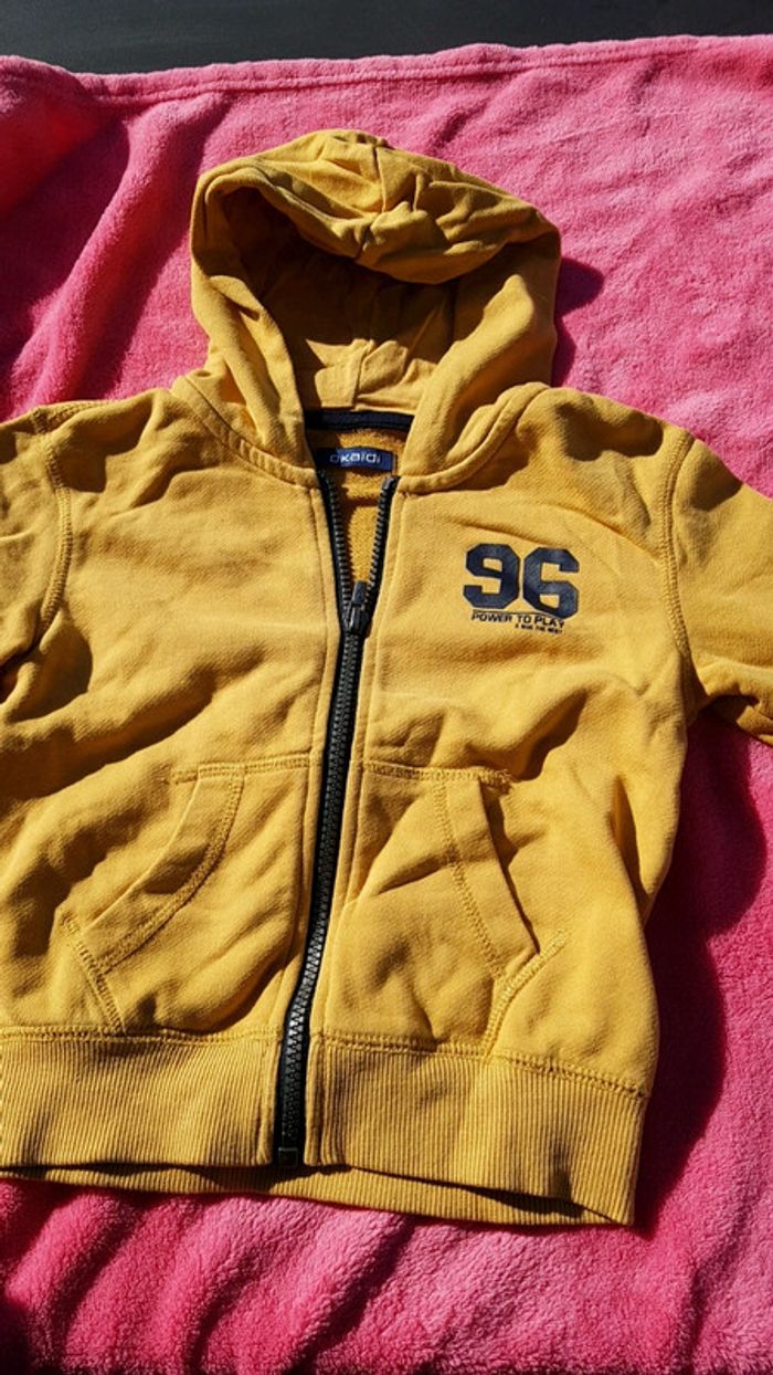Sweat à capuche zippé jaune
