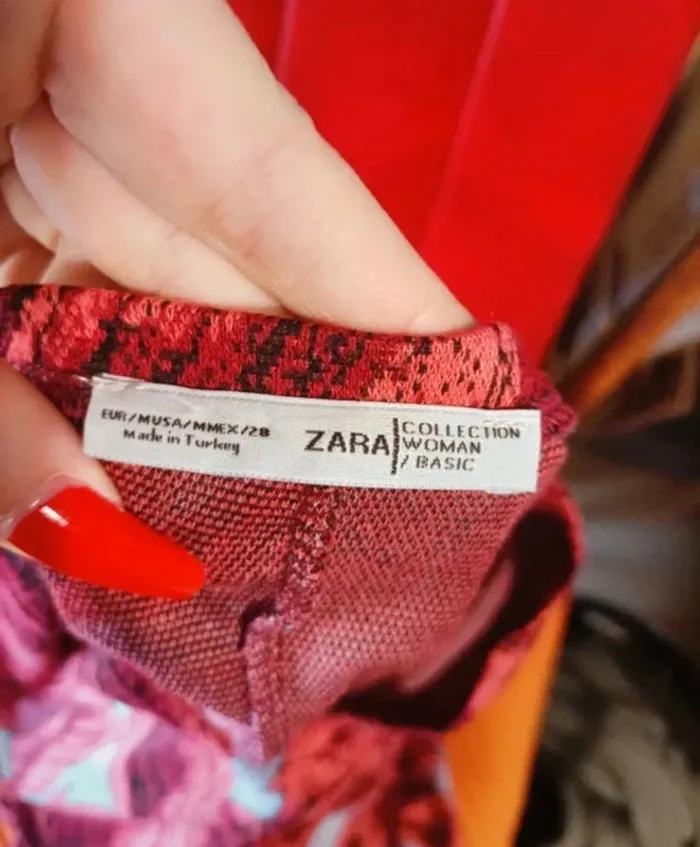 Robe bordeaux à manches courtes "chauve-souris" Zara taille M - photo numéro 3