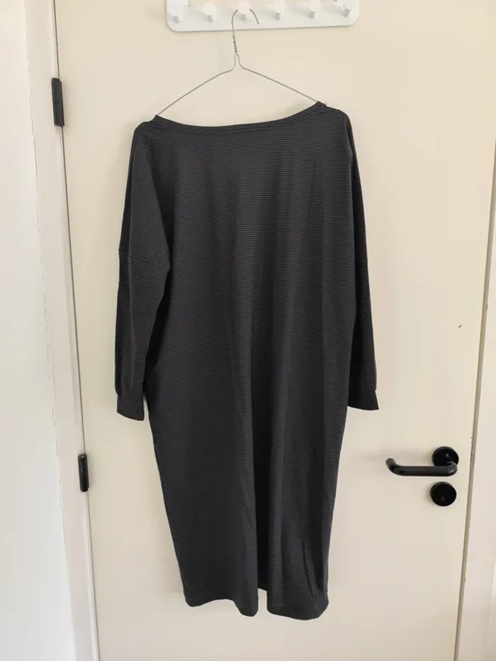 Lot de 2 robes d'été manches longues Sandwich 40 comme neuves - photo numéro 8