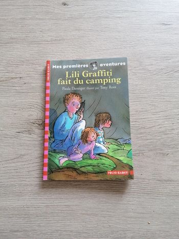 Lili graffiti fait du camping