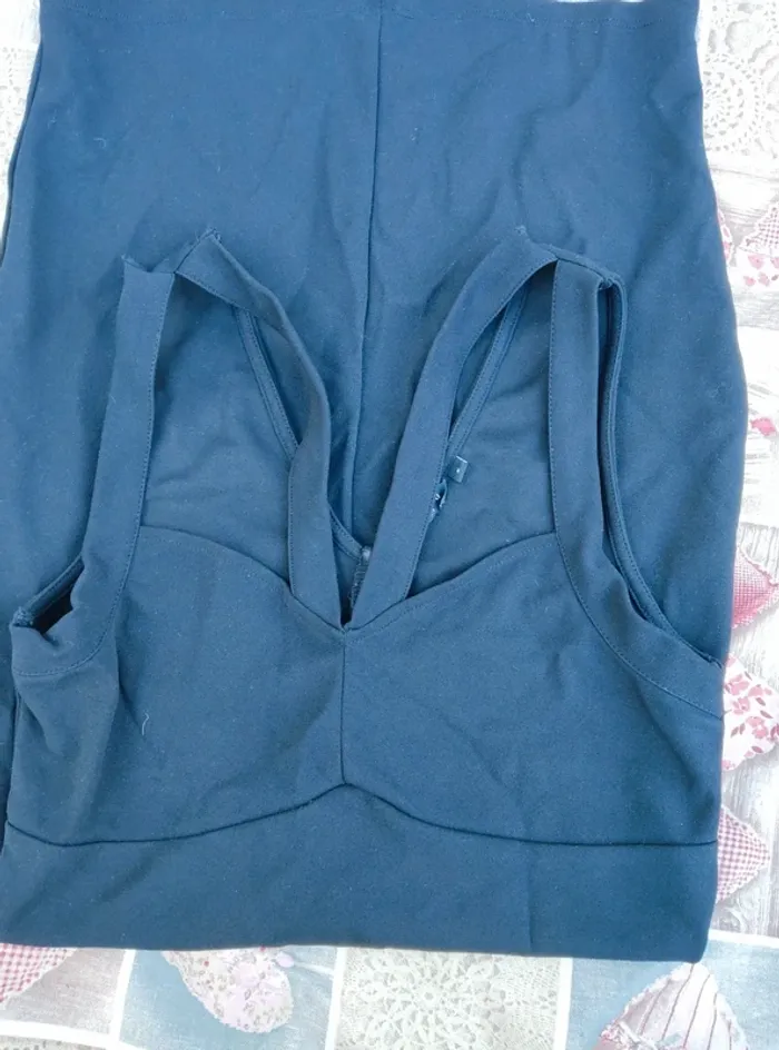Robe noir  bustier très moulante taille s - photo numéro 3