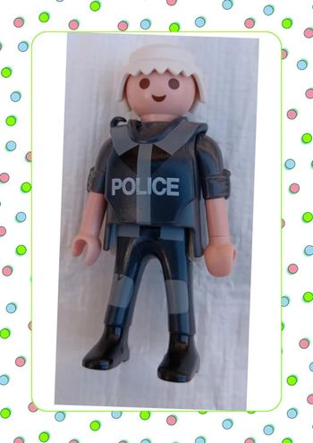 Policier Playmobil