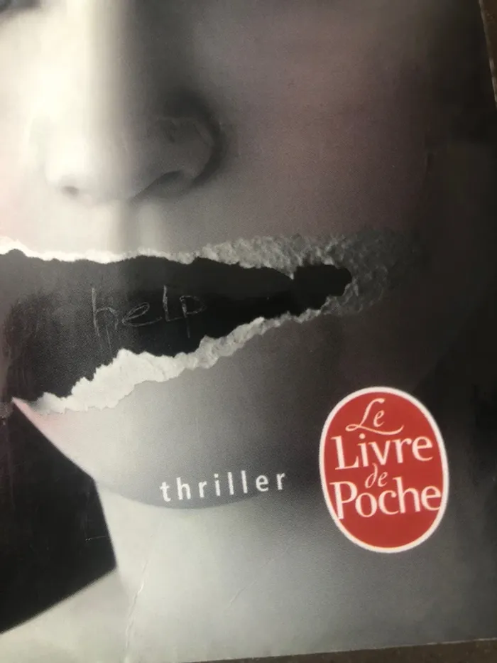 Triller ce que cache ton nom édition poche 📕 - photo numéro 4