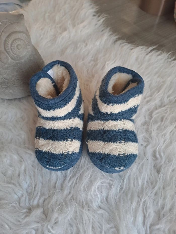 Chaussons bébé / bottines 0/6 mois - photo numéro 3