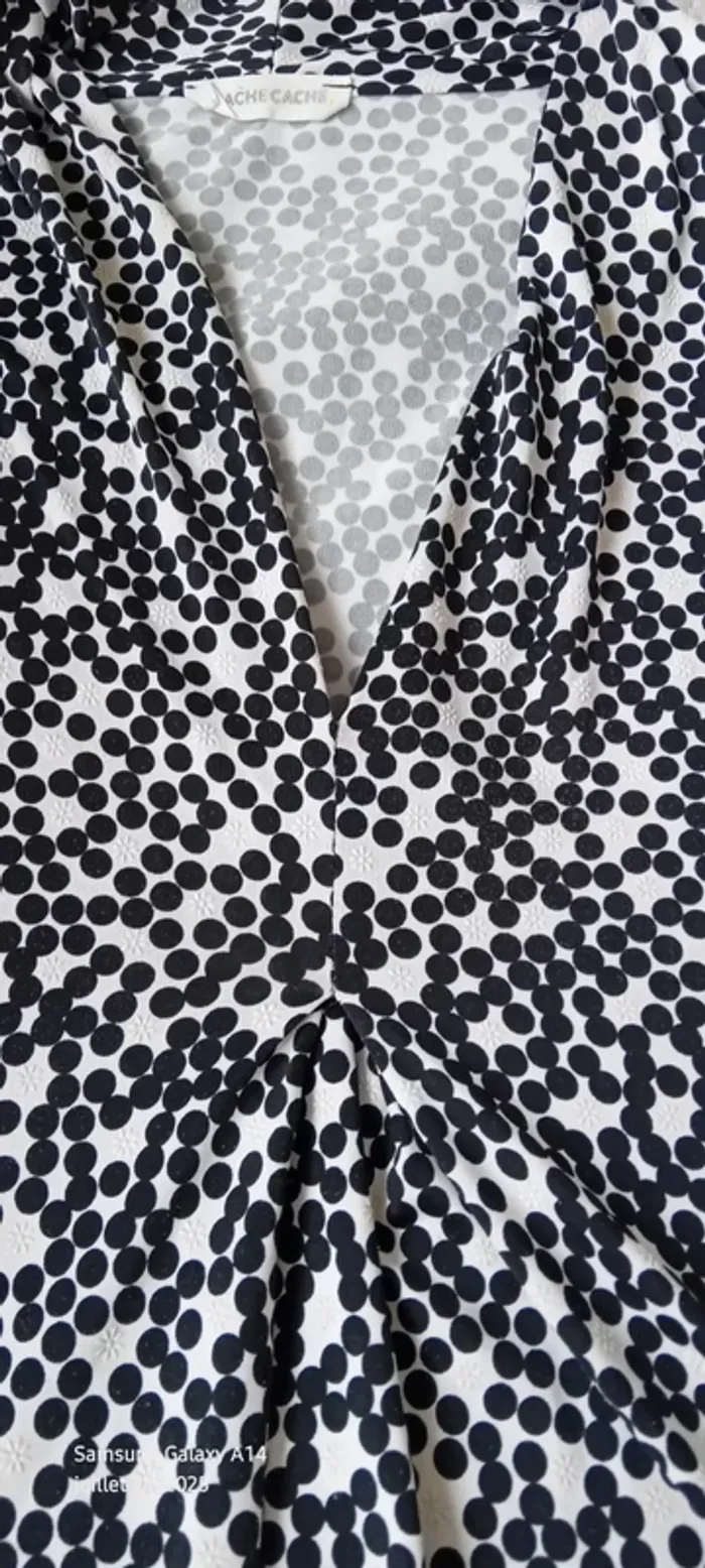 Blouse fluide manches 3/4 col V motif pois et fleurs en relief noir et blanc femme L cache cache - photo numéro 16