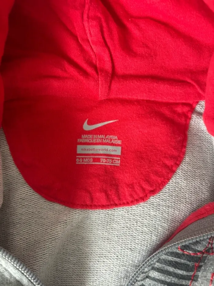 Gilet Nike neuf - photo numéro 3