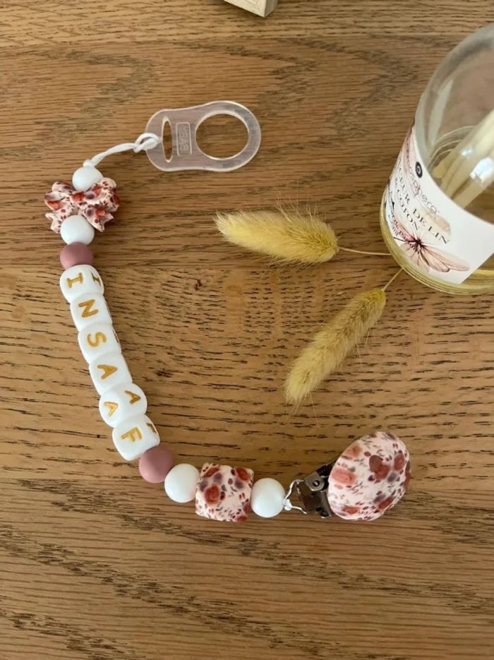 Attache tétine personnalisée