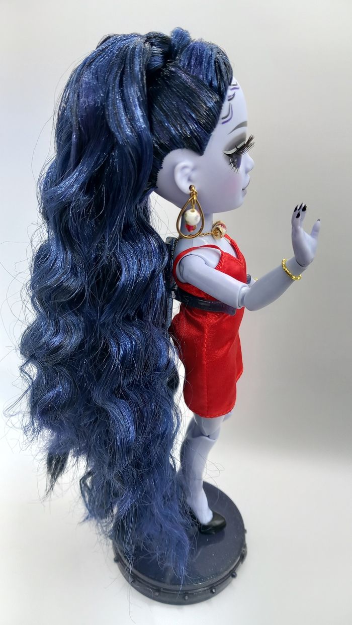 Poupée shadow high rainbow Reina Glitch avec plusieurs tenues et accessoires - photo numéro 5