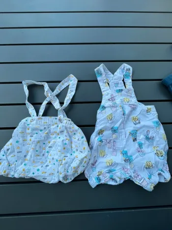 Salopette taille 3 mois ( prix à l’unité )