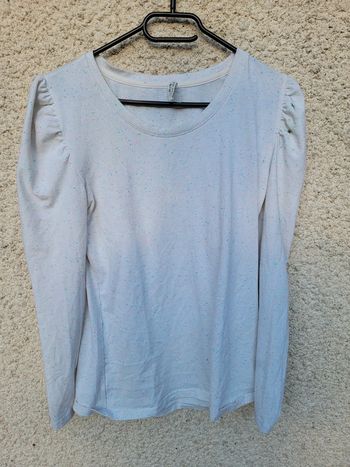 Joli haut avec épaulettes blanc multicolore chic élégant old money
