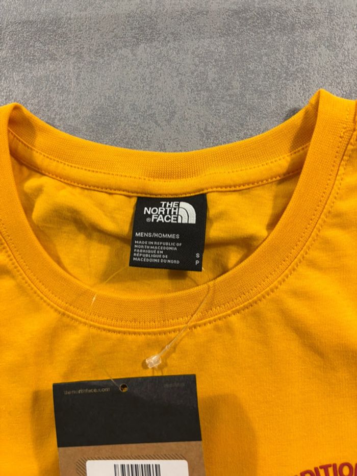 T-Shirt The north Face Aniversary Jaune Taille S Neuf avec étiquette - photo numéro 3