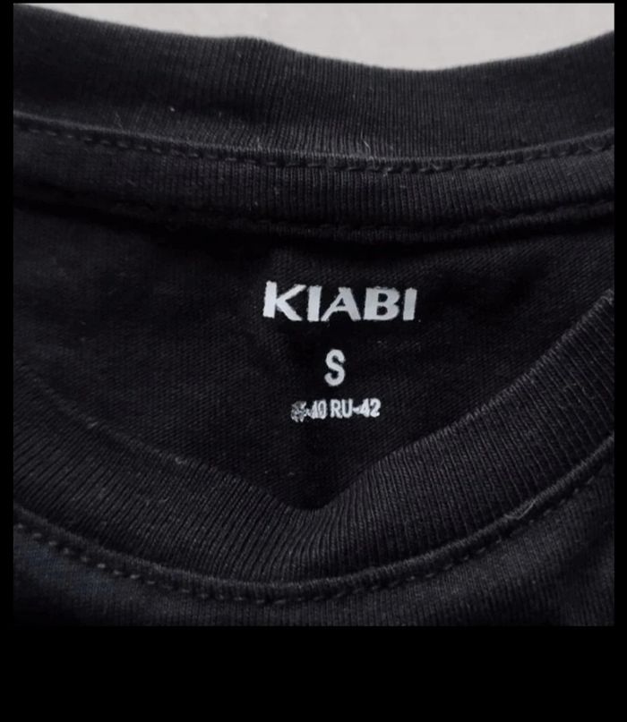 Tee shirt noir - photo numéro 3