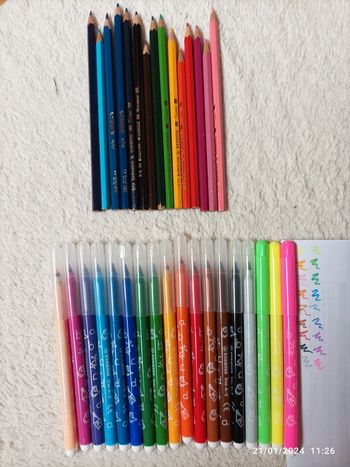 Lot 33 stabilo feutres et crayons