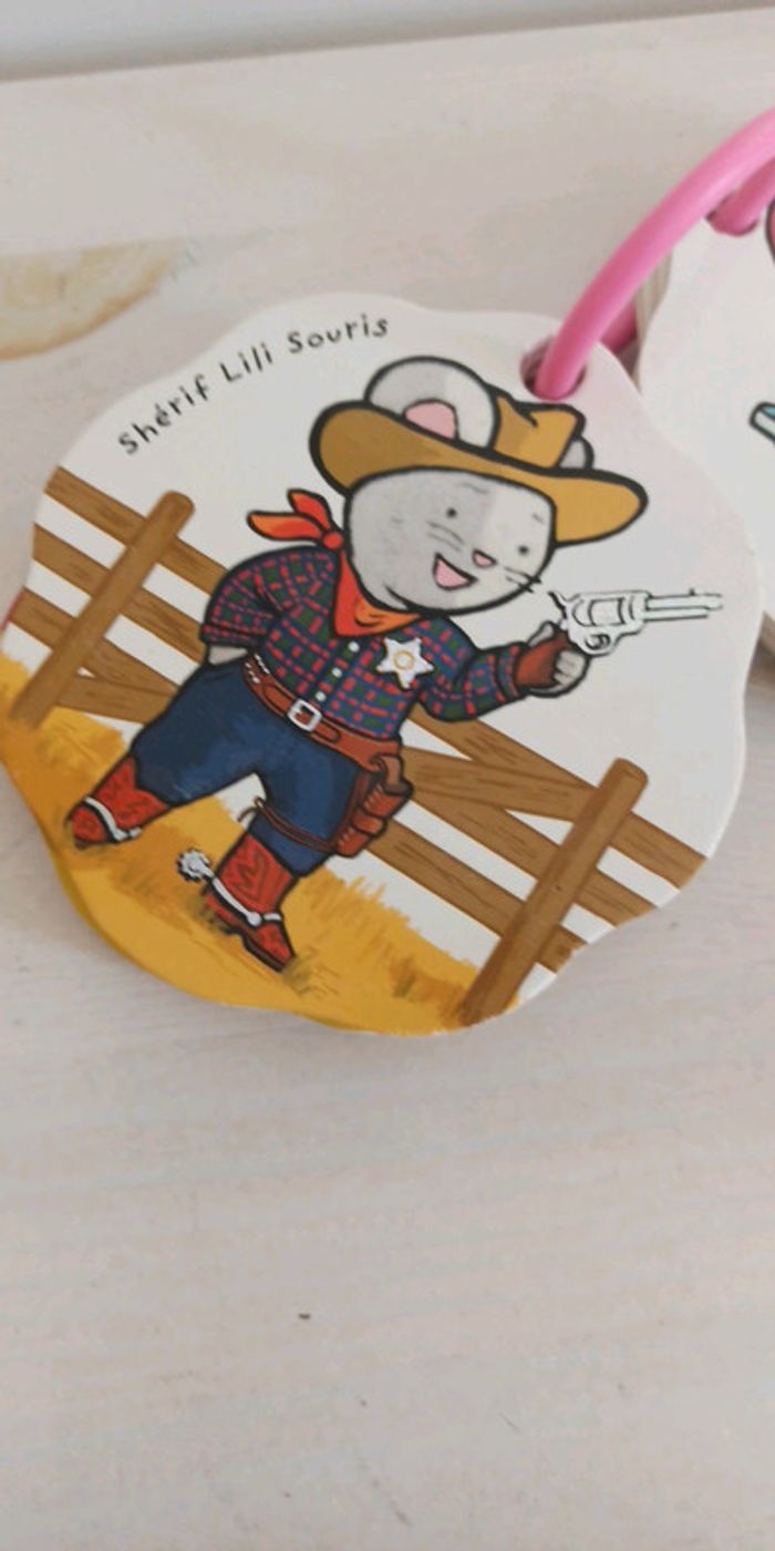 Livre bébé Les déguisements de Lili Souris - photo numéro 3