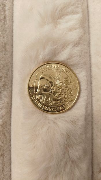 Pièce monnaie de Paris Disney Paris Joyeux Noël  Mickey Noël 2025