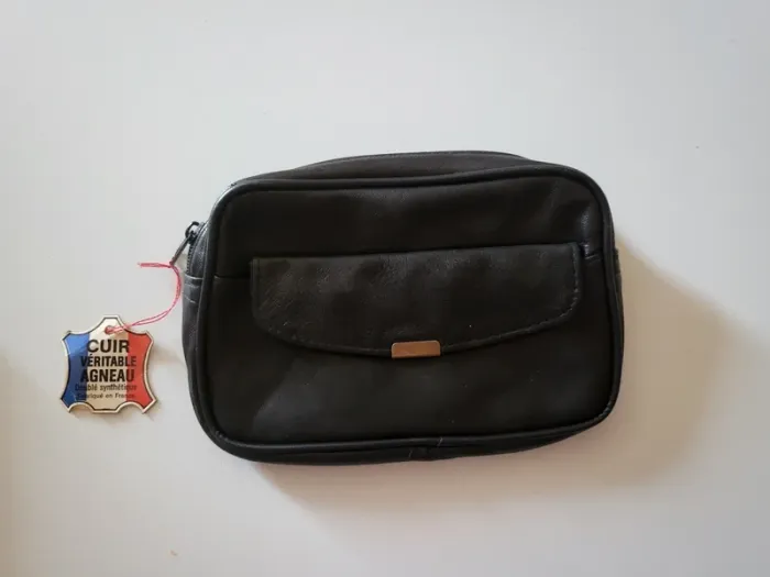 Pochette en cuir d agneau