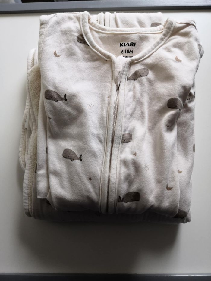 Lot gigoteuse légère (6-18 mois) + couverture imprimée avec intérieur polaire (80 x 100 cm) Kiabi