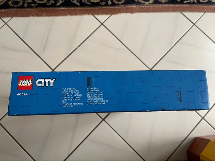 Boîte lego City 60374 Neuve Le camion d’intervention des pompiers - photo numéro 4