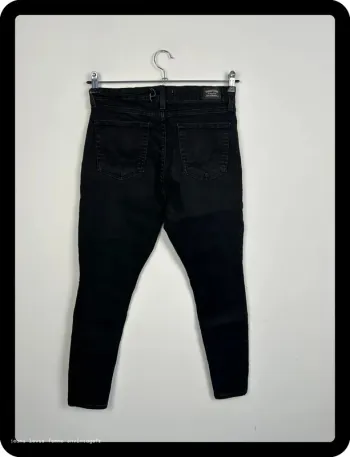 Jean Levi's Femme Noir | Signature Mid Rise Skinny | W30 L28 FR40 | Très Bon État | BP55