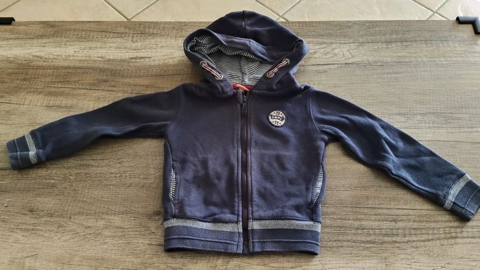 Veste zippée à capuche 3 ans