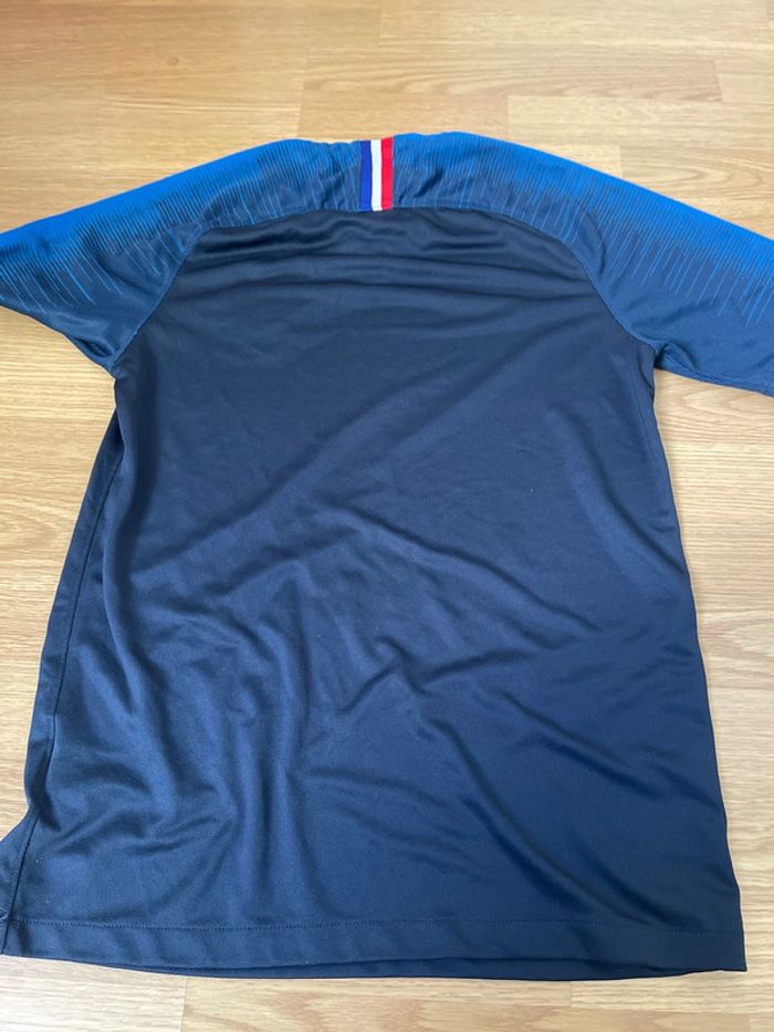 Haut Nike - photo numéro 5