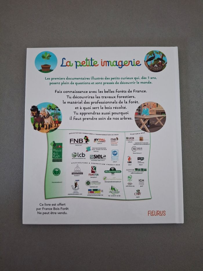 Livre Les Travaux de la forêt - photo numéro 2