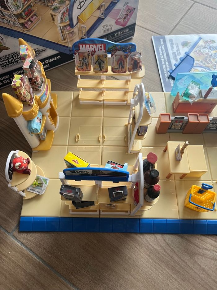 Magasin mini brands Disney - photo numéro 6