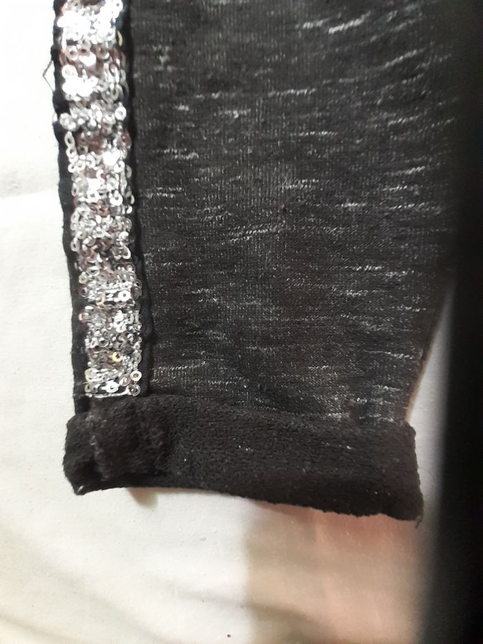 Pantalon noir chiné avec bandes de strass argentés et ourlets retournés - photo numéro 4