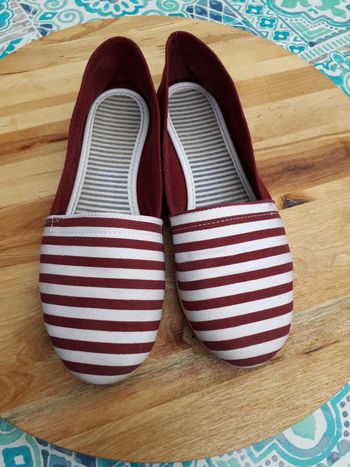 Espadrilles rayées bordeaux et blanc