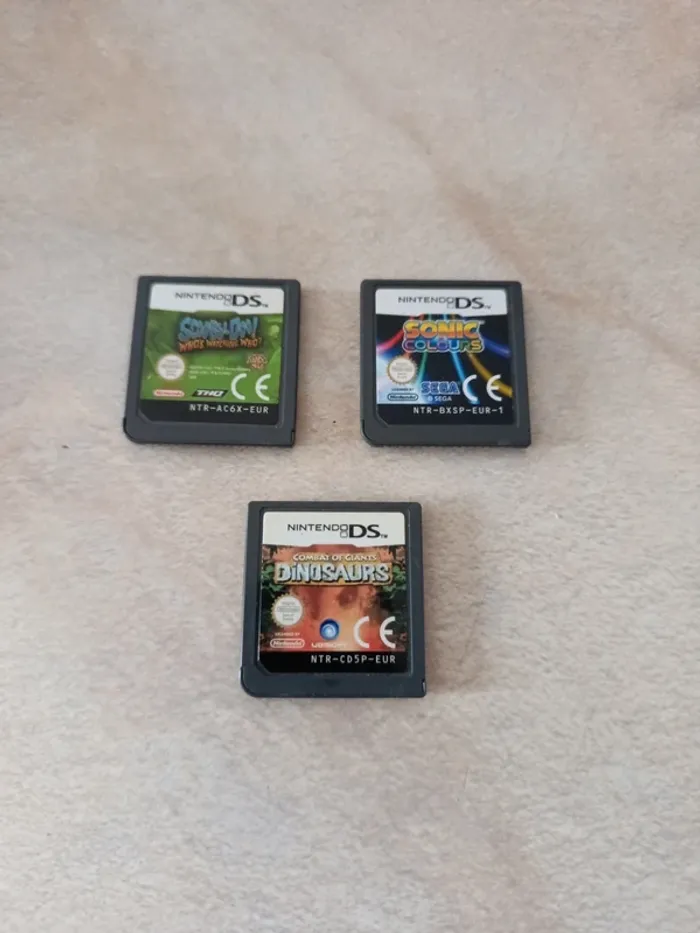 Lot 3 jeux ds Scooby Doo sonic dinosaurs