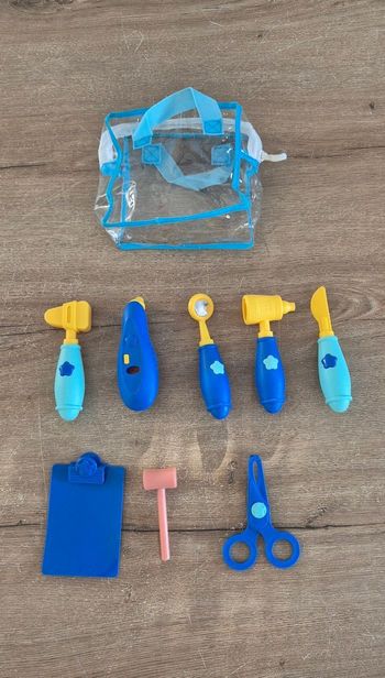 Trousse avec accessoires de docteur