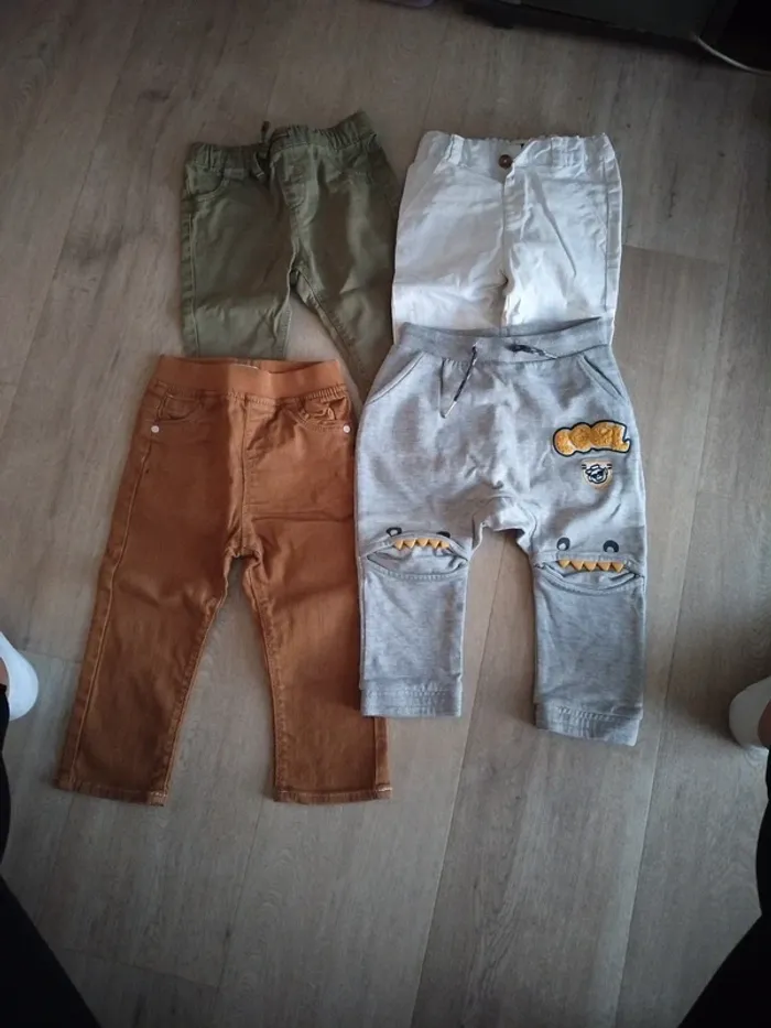 Lot de 4 pantalons 18 mois