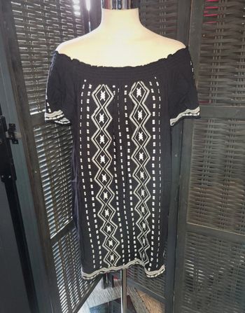 Robe épaules nues 40