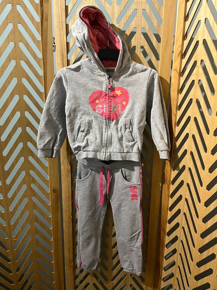 Ensemble sport 3a fille - photo numéro 2