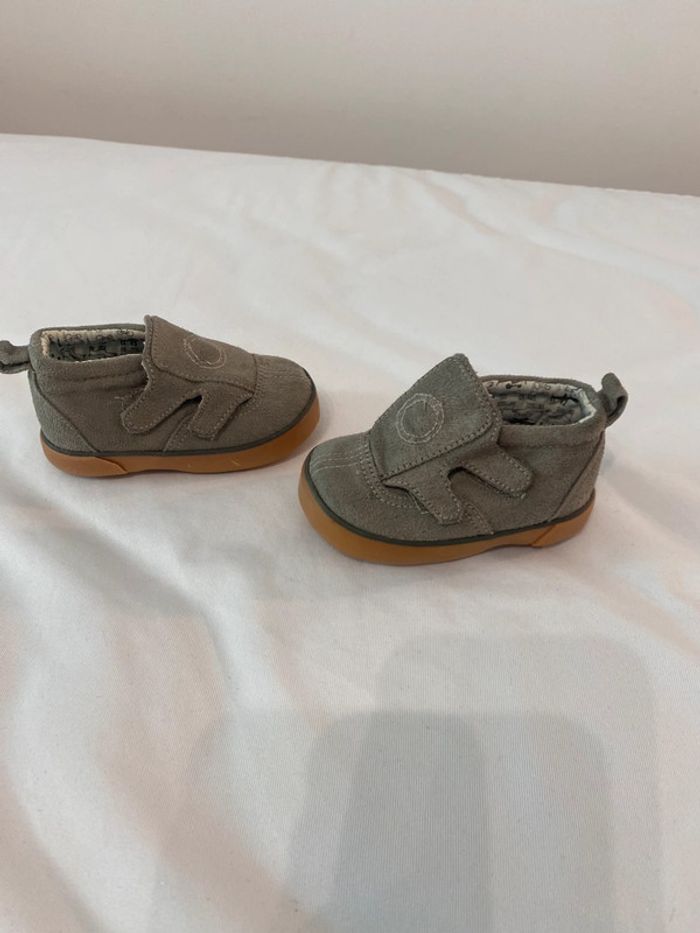 Chaussure 19 - photo numéro 2