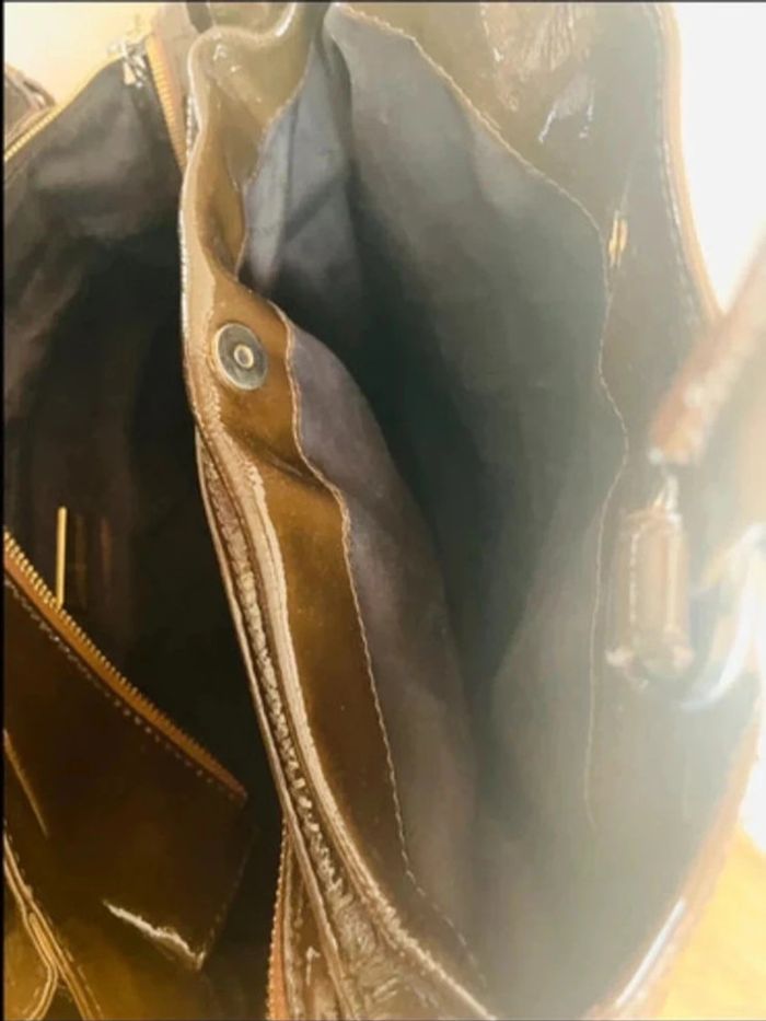 Sublime sac en cuir vernis plinio visona - photo numéro 16