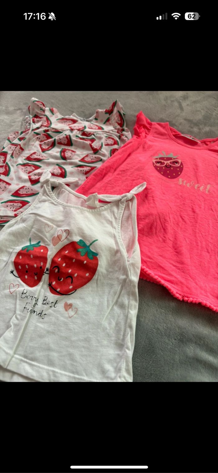 3 t-shirt 12 mois - photo numéro 3