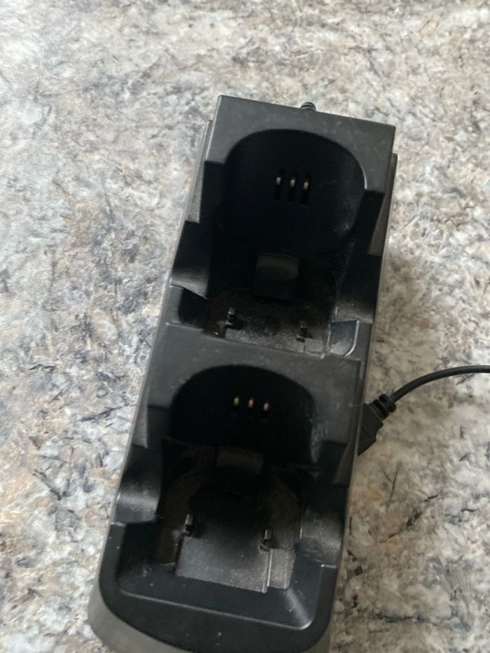 Chargeur pour batterie manette - photo numéro 2