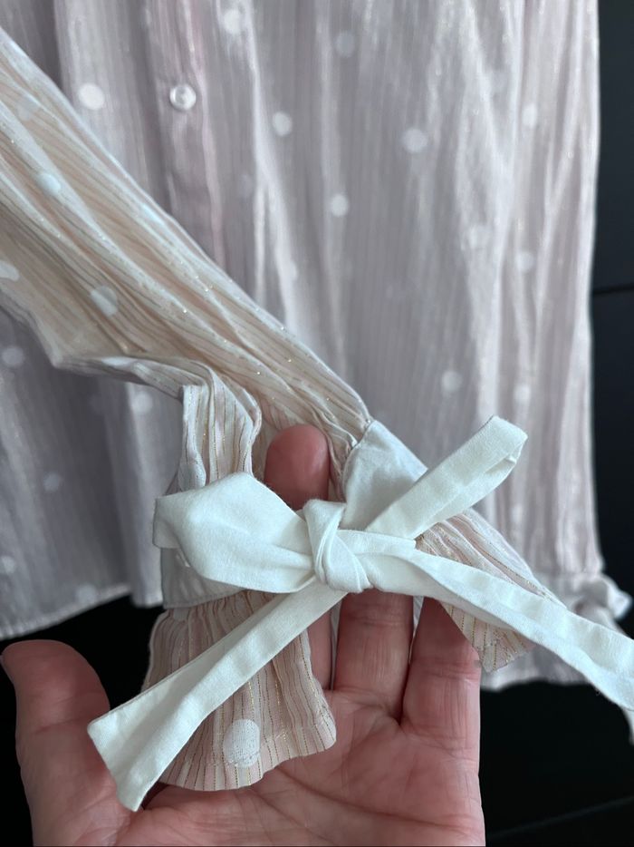 Chemisier à pois blancs, rose pâle blanc et fils doré. - photo numéro 2