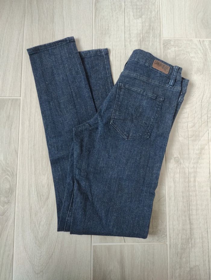 Jean avec broderies - photo numéro 4